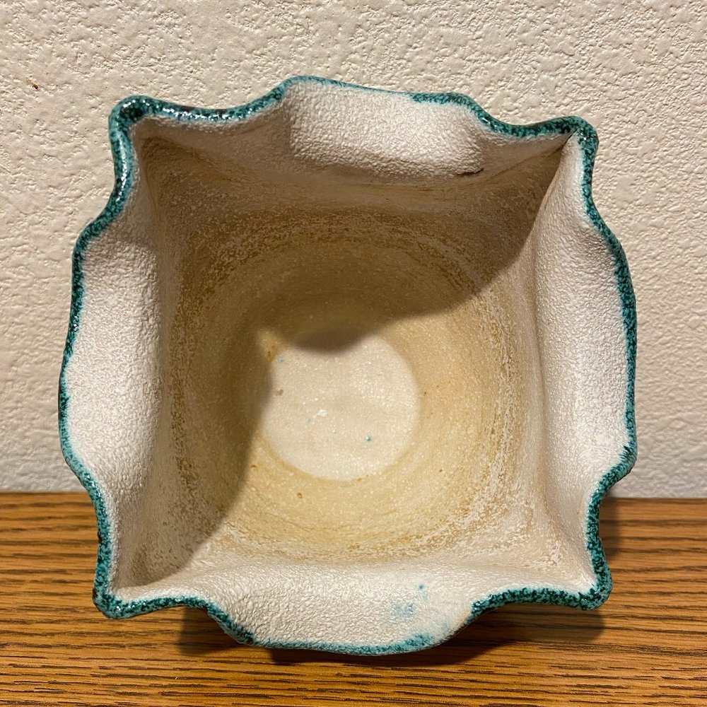 E&R Italian Tuscan Style Leafy Ceramic Pottery Planter White Granulated Finish - Picture 9 of 14